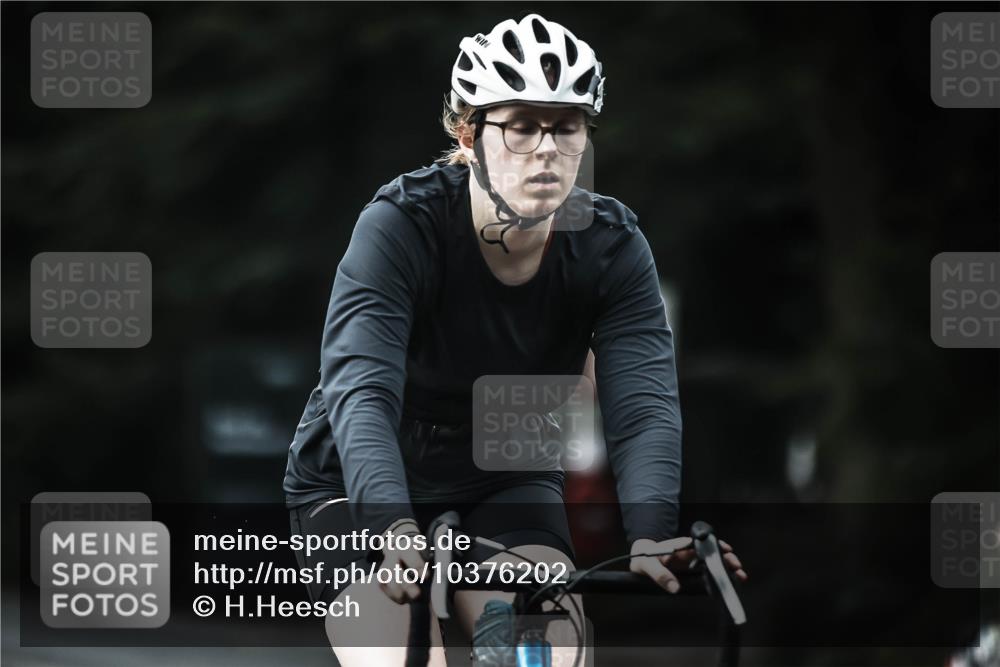 13.09.2026 - Stadtparktriathlon H.Heesch http://msf.ph/oto/10376202 13.09.2026 10:57:40 Radfahren 400, 476, 512, 554, 560, 619 meine-sportfotos.de