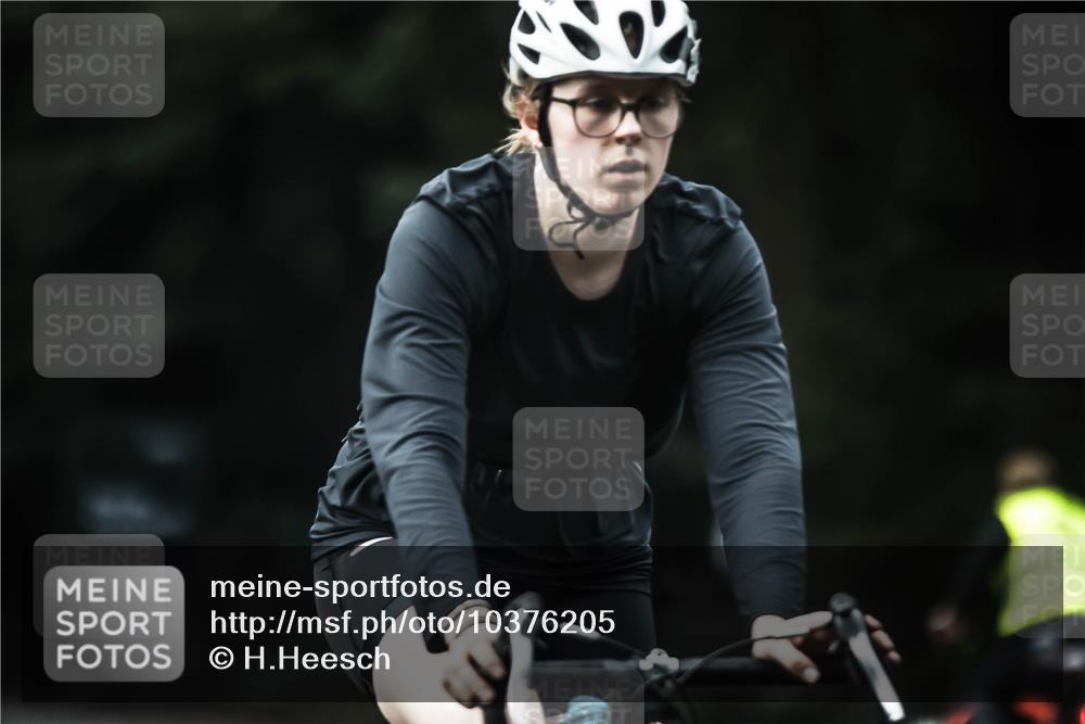 13.09.2026 - Stadtparktriathlon H.Heesch http://msf.ph/oto/10376205 13.09.2026 10:57:40 Radfahren 400, 476, 512, 554, 560, 619 meine-sportfotos.de