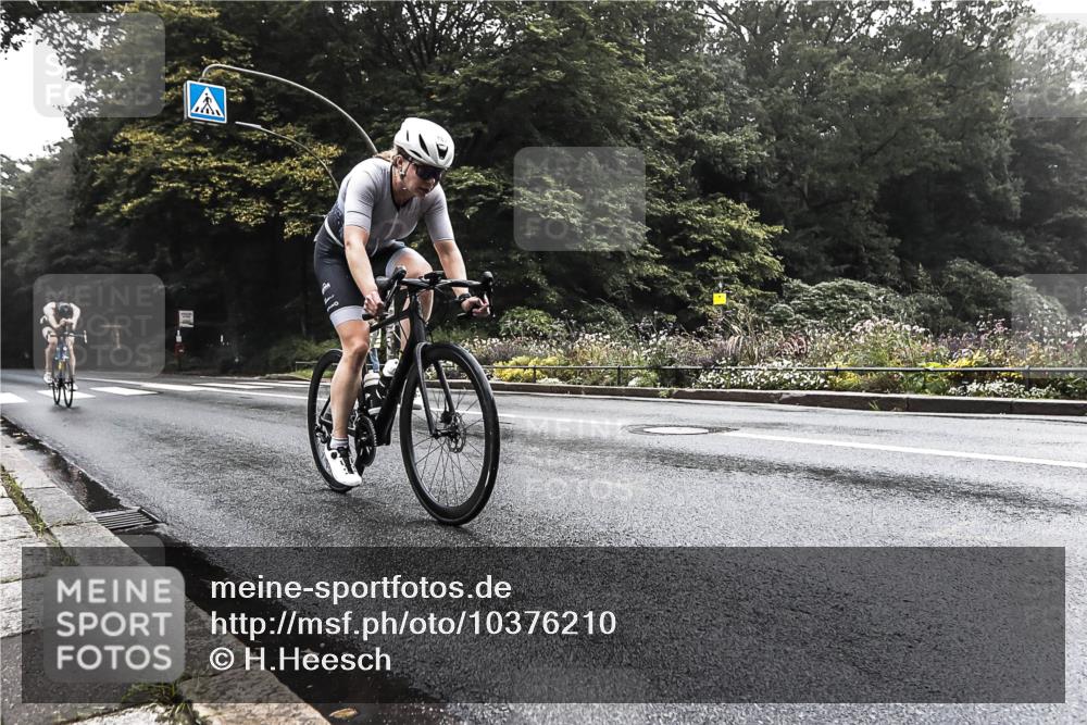 13.09.2026 - Stadtparktriathlon H.Heesch http://msf.ph/oto/10376210 13.09.2026 09:22:50 Radfahren 93, 161, 189 meine-sportfotos.de