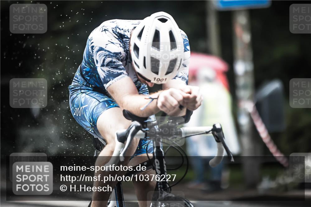 13.09.2026 - Stadtparktriathlon H.Heesch http://msf.ph/oto/10376227 13.09.2026 12:16:51 Radfahren 990, 1001, 1139, 1166 meine-sportfotos.de