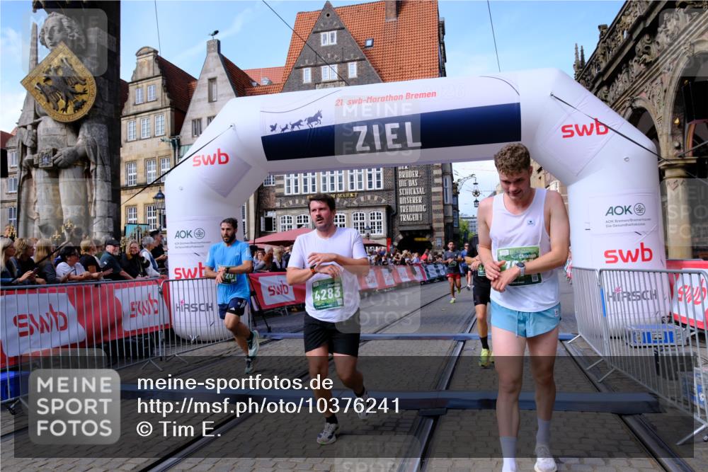 13.09.2026 - 21. swb-Marathon Bremen Tim E. http://msf.ph/oto/10376241 13.09.2026 13:12:27 Ziel 493, 2444, 2447, 2820, 3336, 3362, 3703, 3830, 4283, 5940, 6107, 6739, 7521, 7621, 13013 meine-sportfotos.de