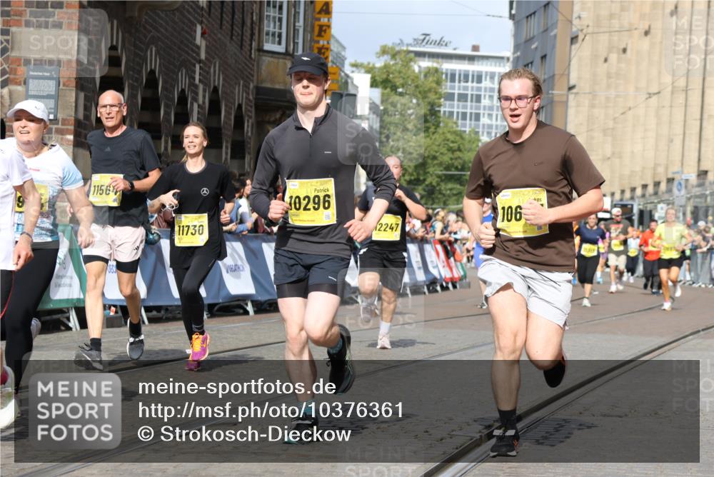 13.09.2026 - 21. swb-Marathon Bremen Strokosch-Dieckow http://msf.ph/oto/10376361 13.09.2026 11:02:59 Ziel 10190, 10296, 10633, 10783, 10945, 10954, 10985, 11096, 11107, 11137, 11261, 11508, 11526, 11554, 11662, 11701, 11719, 11776, 11890, 11945, 12071, 12154, 12169, 12252, 12429, 12451, 12489, 10185, 10195, 10528, 10531, 10598, 10715, 10727, 10959, 11070, 11095, 11493, 11676, 11836, 12214, 12421, 12432, 12483 meine-sportfotos.de