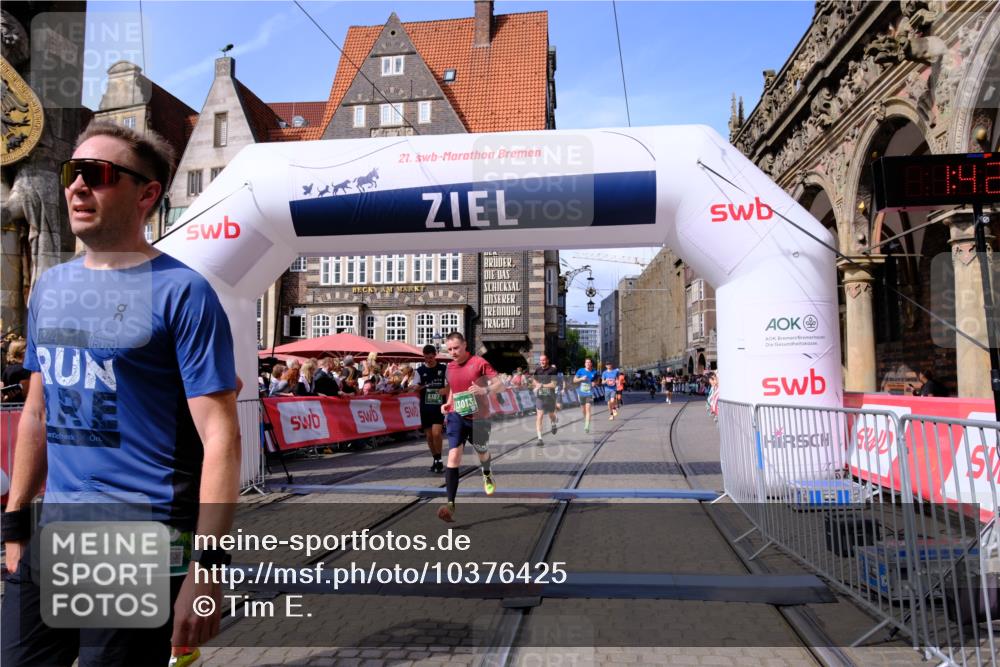 13.09.2026 - 21. swb-Marathon Bremen Tim E. http://msf.ph/oto/10376425 13.09.2026 13:12:34 Ziel 899, 2447, 2820, 3362, 3703, 3830, 5940, 6107, 6739, 7328, 7521, 8981, 13013 meine-sportfotos.de