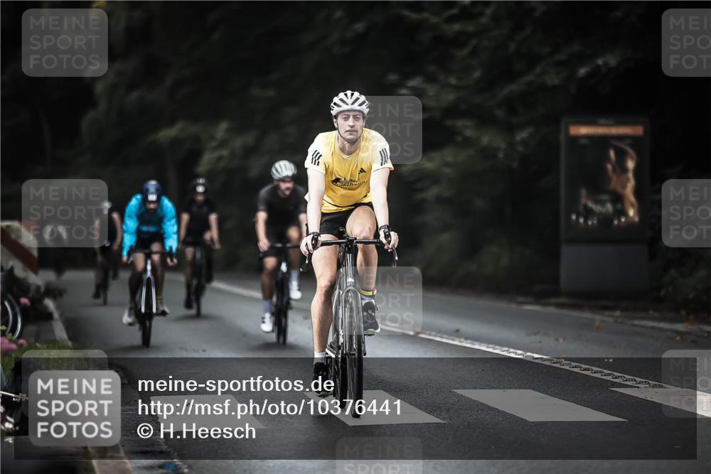 13.09.2026 - Stadtparktriathlon H.Heesch http://msf.ph/oto/10376441 13.09.2026 10:57:58 Radfahren 508, 514, 590, 595, 597, 702 meine-sportfotos.de