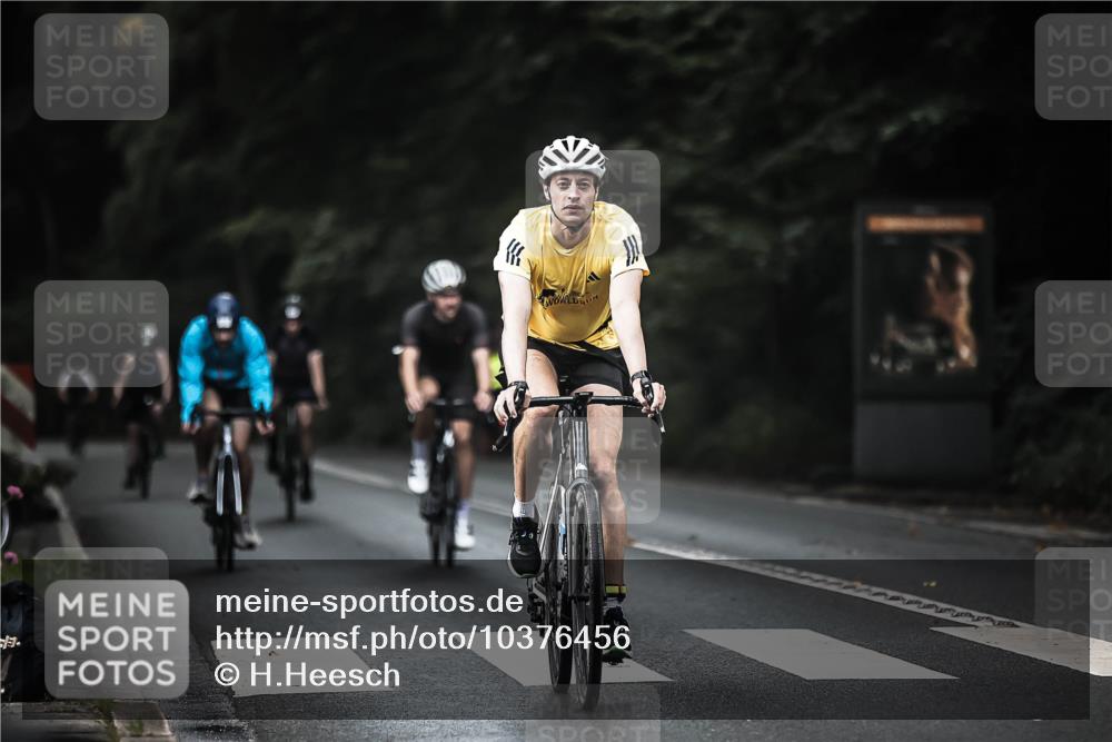 13.09.2026 - Stadtparktriathlon H.Heesch http://msf.ph/oto/10376456 13.09.2026 10:57:59 Radfahren 508, 514, 590, 595, 597, 702 meine-sportfotos.de