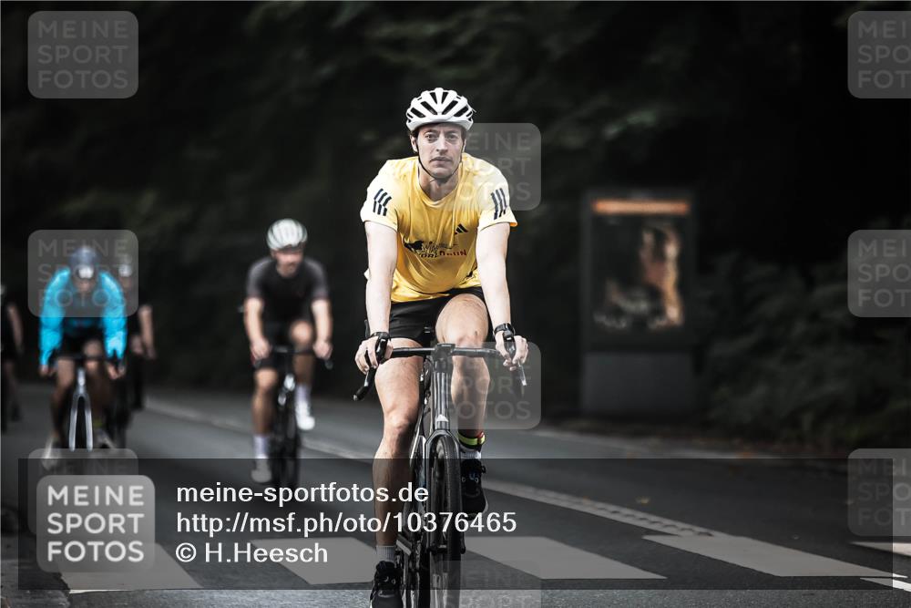 13.09.2026 - Stadtparktriathlon H.Heesch http://msf.ph/oto/10376465 13.09.2026 10:57:59 Radfahren 508, 514, 590, 595, 597, 702 meine-sportfotos.de