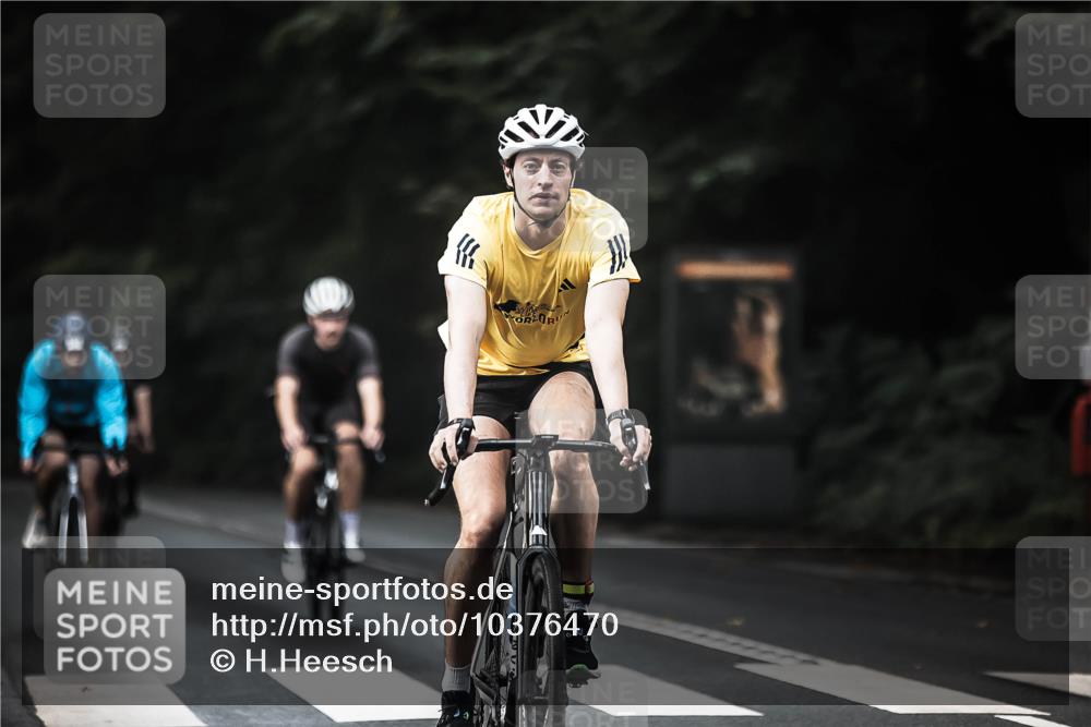 13.09.2026 - Stadtparktriathlon H.Heesch http://msf.ph/oto/10376470 13.09.2026 10:57:59 Radfahren 508, 514, 590, 595, 597, 702 meine-sportfotos.de