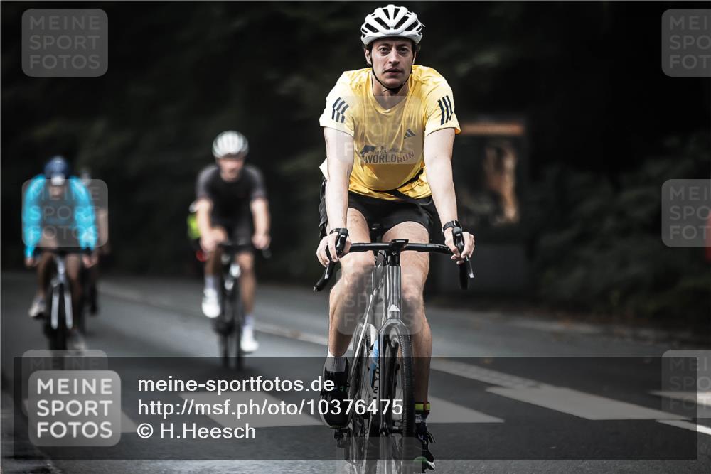 13.09.2026 - Stadtparktriathlon H.Heesch http://msf.ph/oto/10376475 13.09.2026 10:57:59 Radfahren 508, 514, 590, 595, 597, 702 meine-sportfotos.de