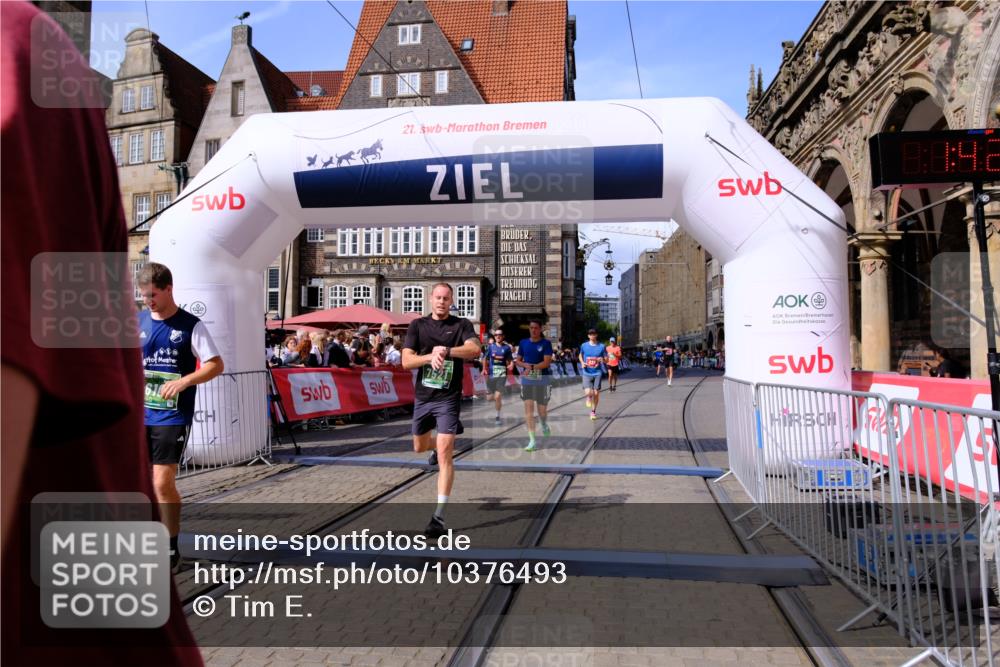 13.09.2026 - 21. swb-Marathon Bremen Tim E. http://msf.ph/oto/10376493 13.09.2026 13:12:37 Ziel 899, 1517, 2480, 3362, 3830, 4560, 5940, 6107, 7328, 7521, 8981, 13013 meine-sportfotos.de