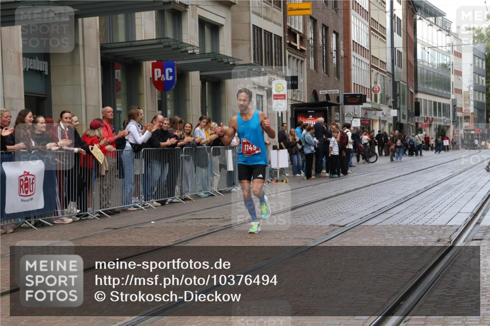 13.09.2026 - 21. swb-Marathon Bremen Strokosch-Dieckow http://msf.ph/oto/10376494 13.09.2026 12:31:22 Ziel 1149 meine-sportfotos.de
