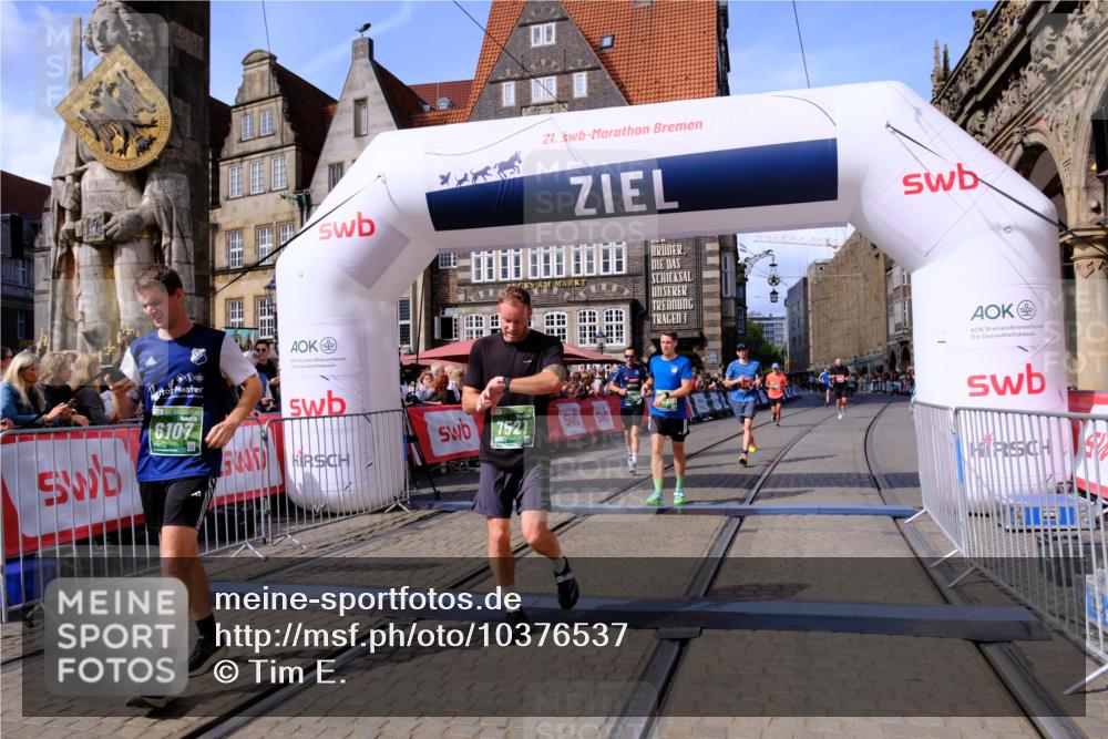 13.09.2026 - 21. swb-Marathon Bremen Tim E. http://msf.ph/oto/10376537 13.09.2026 13:12:38 Ziel 899, 1517, 2480, 3362, 3830, 4560, 5940, 6107, 7328, 7521, 8981, 13013 meine-sportfotos.de