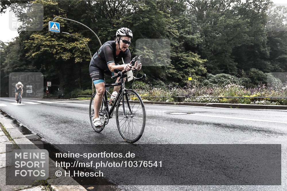 13.09.2026 - Stadtparktriathlon H.Heesch http://msf.ph/oto/10376541 13.09.2026 09:26:19 Radfahren 77, 185, 187 meine-sportfotos.de