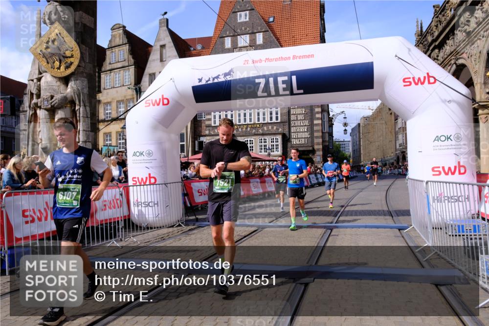 13.09.2026 - 21. swb-Marathon Bremen Tim E. http://msf.ph/oto/10376551 13.09.2026 13:12:38 Ziel 899, 1517, 2480, 3362, 3830, 4560, 5940, 6107, 7328, 7521, 8981, 13013 meine-sportfotos.de
