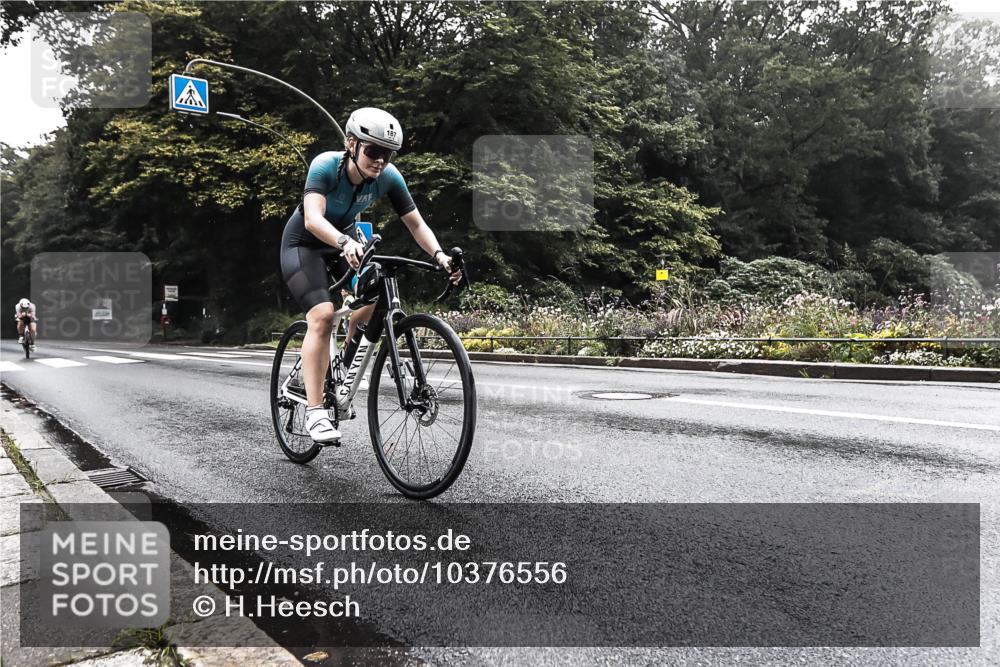 13.09.2026 - Stadtparktriathlon H.Heesch http://msf.ph/oto/10376556 13.09.2026 09:26:22 Radfahren 77, 187, 200 meine-sportfotos.de