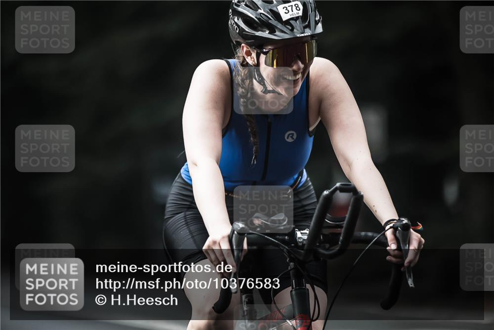 13.09.2026 - Stadtparktriathlon H.Heesch http://msf.ph/oto/10376583 13.09.2026 10:58:07 Radfahren 378, 488, 514, 590, 595 meine-sportfotos.de
