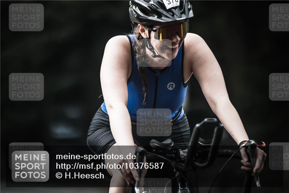 13.09.2026 - Stadtparktriathlon H.Heesch http://msf.ph/oto/10376587 13.09.2026 10:58:07 Radfahren 378, 488, 514, 590, 595 meine-sportfotos.de
