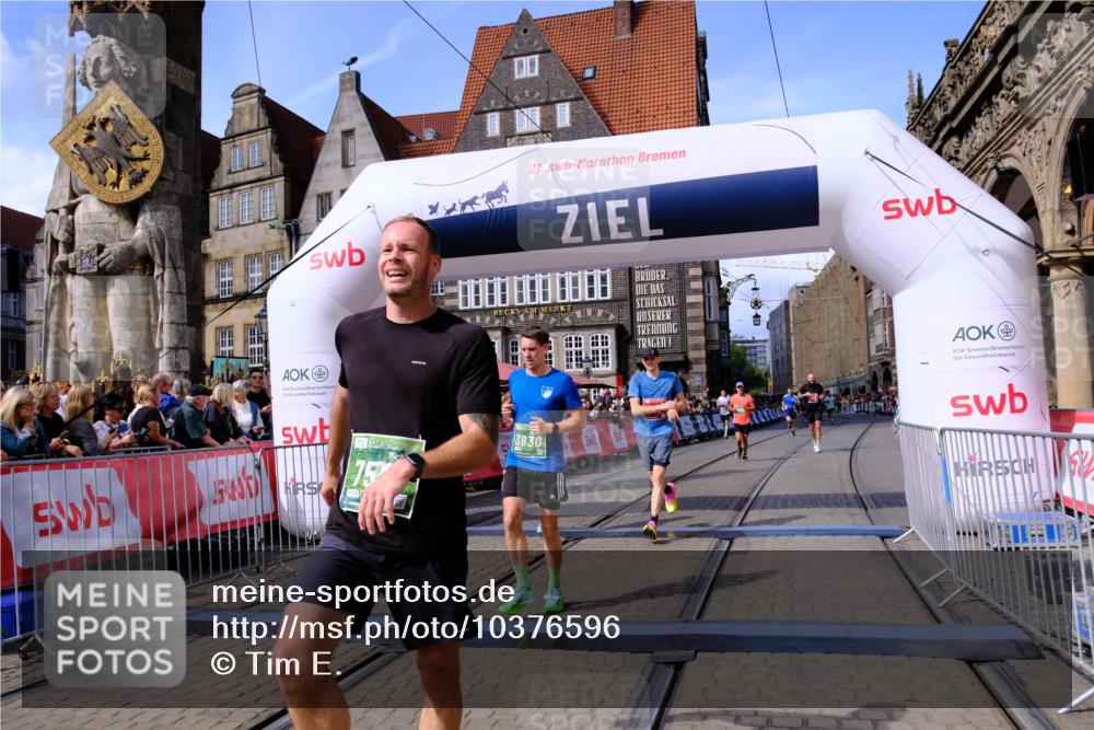 13.09.2026 - 21. swb-Marathon Bremen Tim E. http://msf.ph/oto/10376596 13.09.2026 13:12:39 Ziel 899, 1517, 2480, 3362, 3830, 4560, 6107, 7328, 7521, 8981, 13013 meine-sportfotos.de