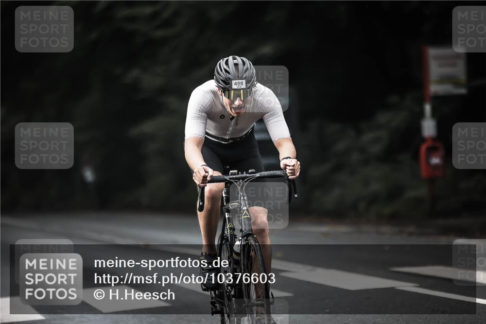 13.09.2026 - Stadtparktriathlon H.Heesch http://msf.ph/oto/10376603 13.09.2026 10:58:09 Radfahren 378, 488, 528 meine-sportfotos.de