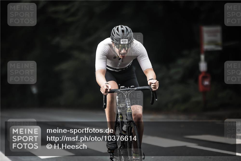 13.09.2026 - Stadtparktriathlon H.Heesch http://msf.ph/oto/10376614 13.09.2026 10:58:09 Radfahren 378, 488, 528 meine-sportfotos.de