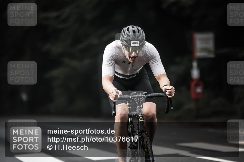 13.09.2026 - Stadtparktriathlon H.Heesch http://msf.ph/oto/10376617 13.09.2026 10:58:09 Radfahren 378, 488, 528 meine-sportfotos.de