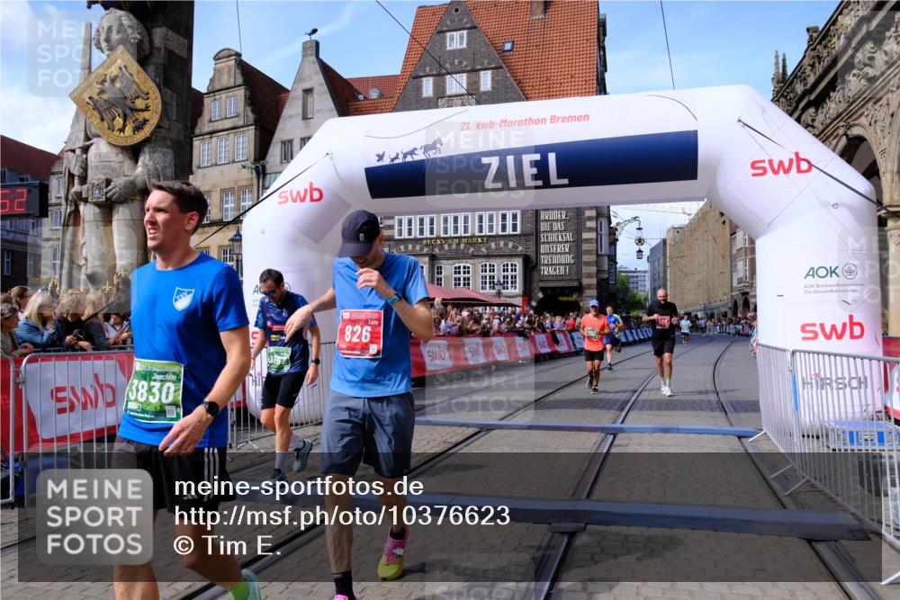 13.09.2026 - 21. swb-Marathon Bremen Tim E. http://msf.ph/oto/10376623 13.09.2026 13:12:41 Ziel 899, 1517, 2480, 3362, 3830, 4560, 5416, 6107, 7328, 7521, 8981, 13013 meine-sportfotos.de