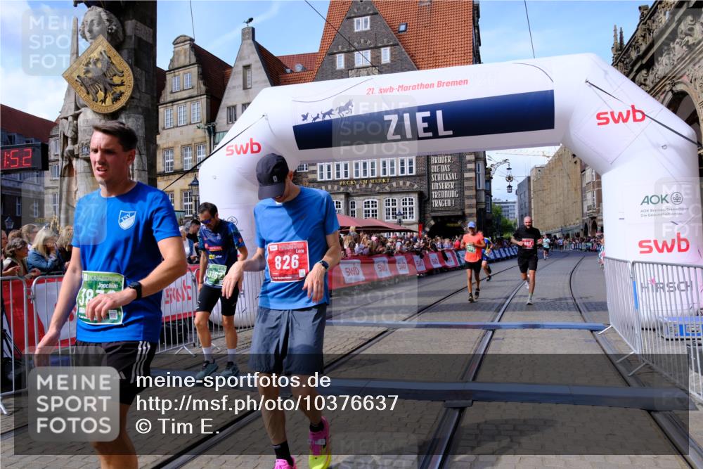 13.09.2026 - 21. swb-Marathon Bremen Tim E. http://msf.ph/oto/10376637 13.09.2026 13:12:41 Ziel 899, 1517, 2480, 3362, 3830, 4560, 5416, 6107, 7328, 7521, 8981, 13013 meine-sportfotos.de