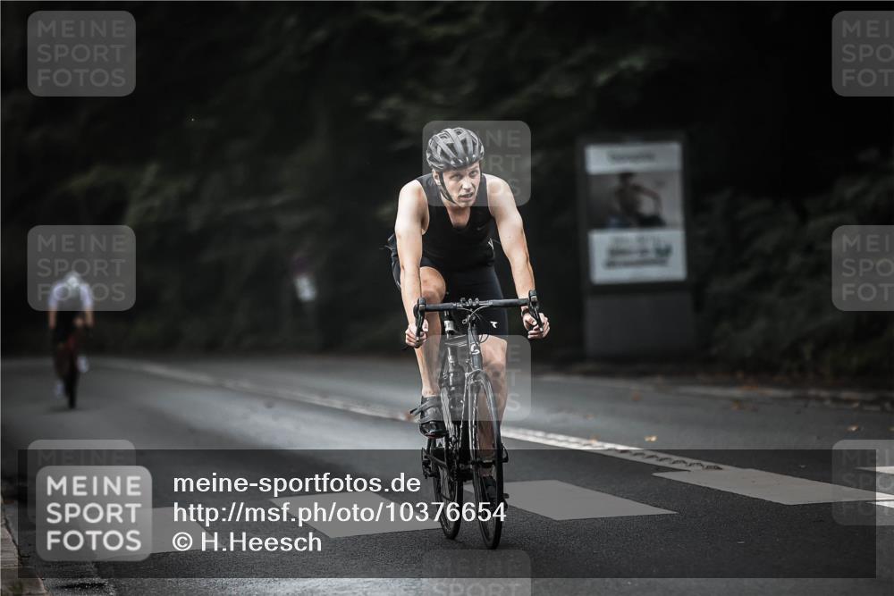 13.09.2026 - Stadtparktriathlon H.Heesch http://msf.ph/oto/10376654 13.09.2026 10:58:13 Radfahren 488, 528, 644 meine-sportfotos.de