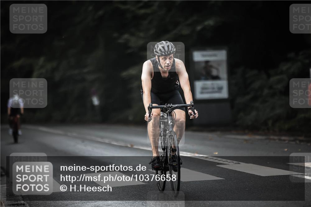 13.09.2026 - Stadtparktriathlon H.Heesch http://msf.ph/oto/10376658 13.09.2026 10:58:14 Radfahren 488, 528, 644 meine-sportfotos.de