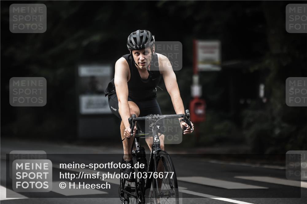 13.09.2026 - Stadtparktriathlon H.Heesch http://msf.ph/oto/10376677 13.09.2026 10:58:14 Radfahren 488, 528, 644 meine-sportfotos.de