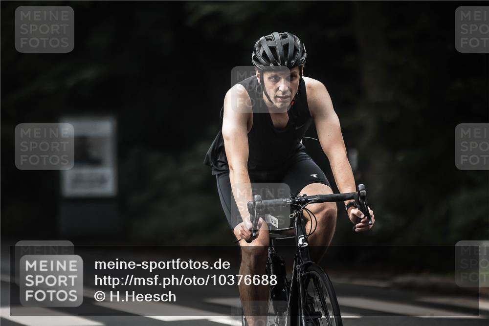 13.09.2026 - Stadtparktriathlon H.Heesch http://msf.ph/oto/10376688 13.09.2026 10:58:14 Radfahren 488, 528, 644 meine-sportfotos.de