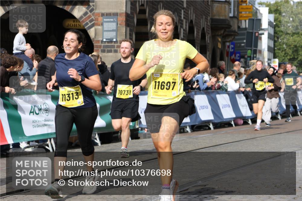 13.09.2026 - 21. swb-Marathon Bremen Strokosch-Dieckow http://msf.ph/oto/10376698 13.09.2026 11:03:07 Ziel 10190, 10296, 10633, 10783, 10945, 10954, 10955, 10985, 11096, 11107, 11261, 11564, 11662, 11697, 11701, 11719, 11730, 11776, 11785, 12071, 12154, 12247, 12429, 12451, 12465, 10092, 10150, 10195, 10237, 10531, 10724, 10727, 10959, 11070, 11493, 11676, 11830, 12068, 12184, 12185 meine-sportfotos.de