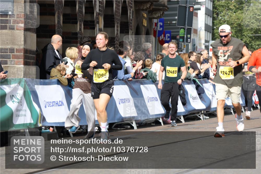 13.09.2026 - 21. swb-Marathon Bremen Strokosch-Dieckow http://msf.ph/oto/10376728 13.09.2026 11:03:09 Ziel 10190, 10296, 10633, 10731, 10783, 10945, 10954, 10955, 10985, 11096, 11107, 11313, 11564, 11697, 11701, 11719, 11730, 11776, 11785, 12071, 12154, 12247, 12448, 12451, 12465, 10092, 10150, 10195, 10237, 10309, 10724, 10904, 10959, 11773, 11830, 12068, 12184, 12185, 12611 meine-sportfotos.de