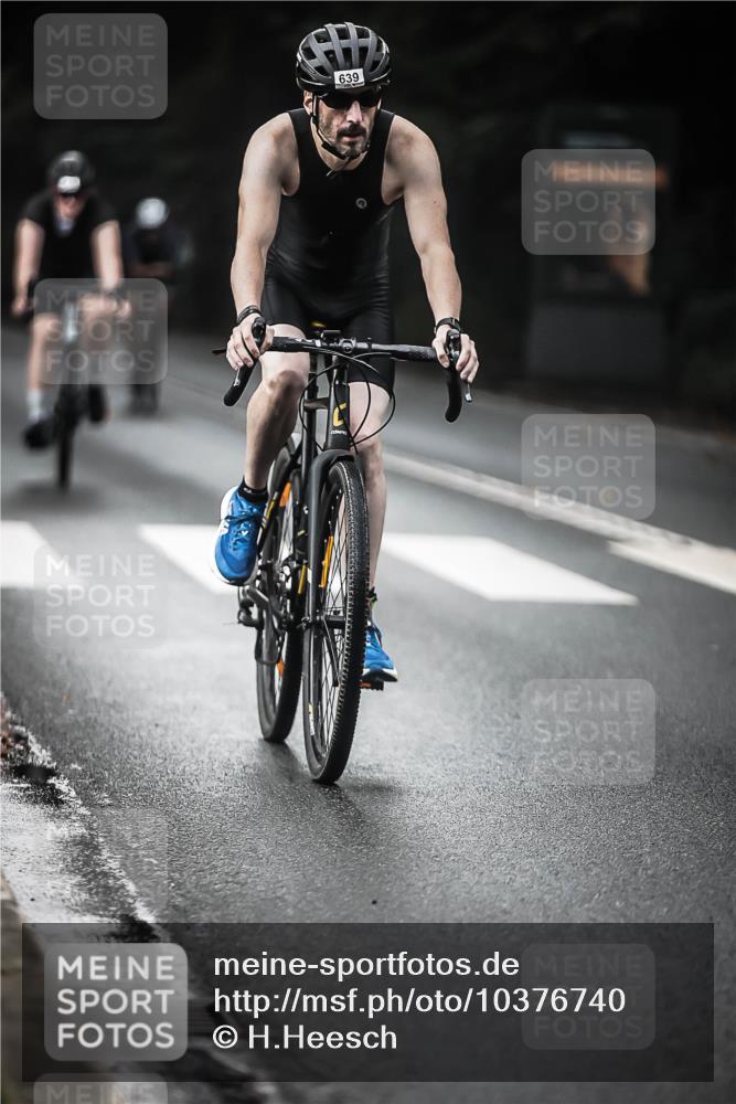 13.09.2026 - Stadtparktriathlon H.Heesch http://msf.ph/oto/10376740 13.09.2026 10:58:25 Radfahren 386, 422, 639, 686 meine-sportfotos.de