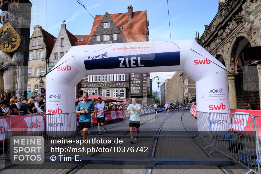 13.09.2026 - 21. swb-Marathon Bremen Tim E. http://msf.ph/oto/10376742 13.09.2026 13:12:50 Ziel 899, 1517, 2362, 2480, 3054, 4560, 4879, 5416, 6796, 7328, 8981, 9775, 9803 meine-sportfotos.de