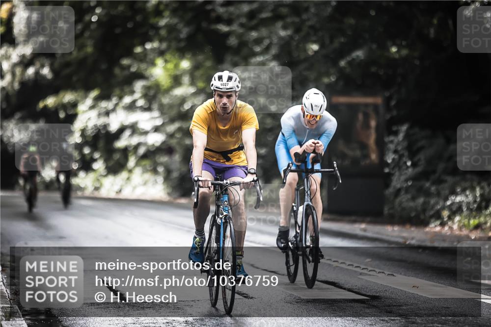 13.09.2026 - Stadtparktriathlon H.Heesch http://msf.ph/oto/10376759 13.09.2026 12:18:05 Radfahren 962, 1027, 1036 meine-sportfotos.de