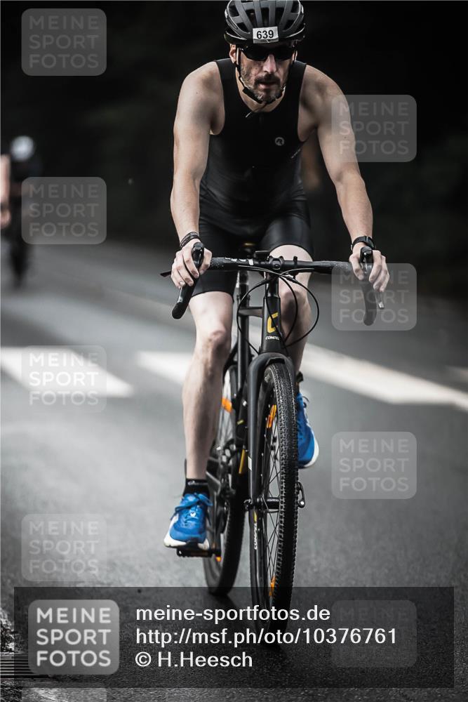 13.09.2026 - Stadtparktriathlon H.Heesch http://msf.ph/oto/10376761 13.09.2026 10:58:25 Radfahren 386, 422, 639, 686 meine-sportfotos.de