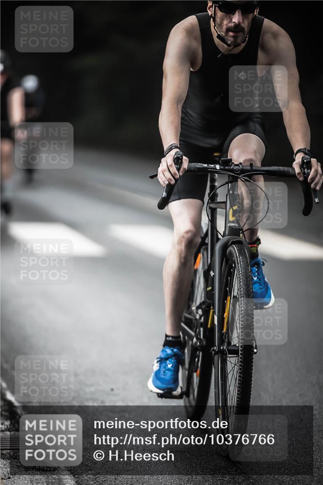 13.09.2026 - Stadtparktriathlon H.Heesch http://msf.ph/oto/10376766 13.09.2026 10:58:25 Radfahren 386, 422, 639, 686 meine-sportfotos.de