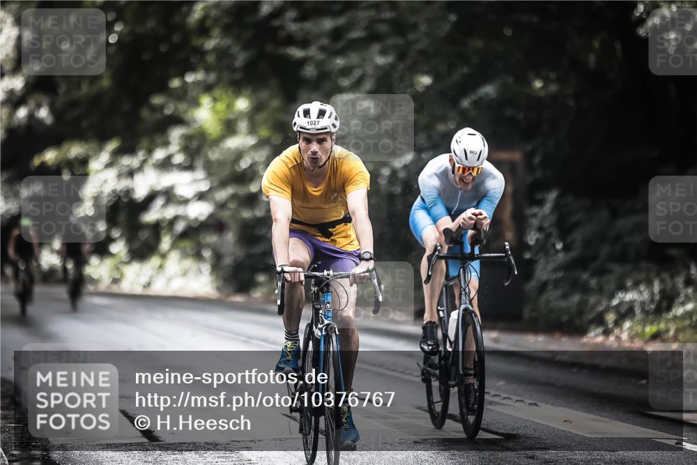 13.09.2026 - Stadtparktriathlon H.Heesch http://msf.ph/oto/10376767 13.09.2026 12:18:05 Radfahren 962, 1027, 1036 meine-sportfotos.de