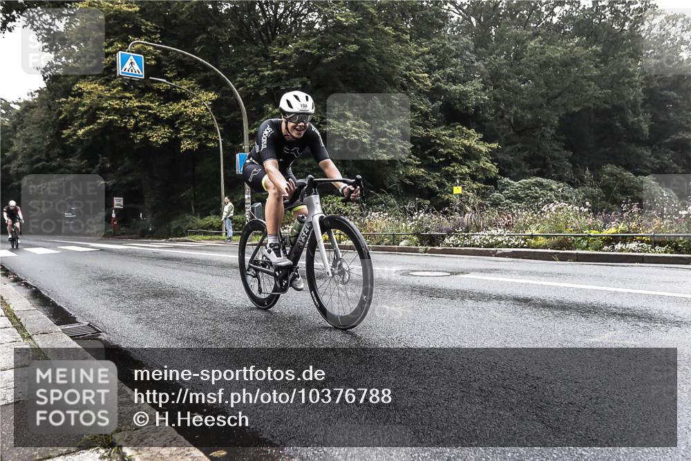 13.09.2026 - Stadtparktriathlon H.Heesch http://msf.ph/oto/10376788 13.09.2026 09:28:29 Radfahren 108, 143, 162 meine-sportfotos.de