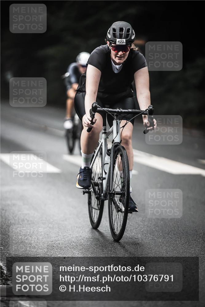 13.09.2026 - Stadtparktriathlon H.Heesch http://msf.ph/oto/10376791 13.09.2026 10:58:27 Radfahren 386, 422, 430, 603, 633, 639, 686 meine-sportfotos.de