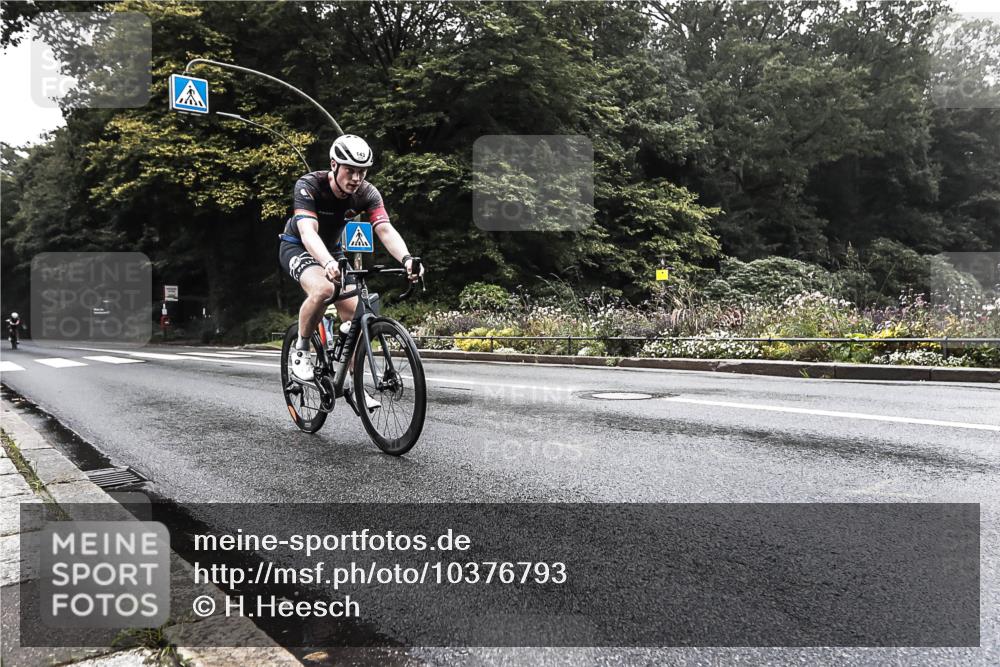 13.09.2026 - Stadtparktriathlon H.Heesch http://msf.ph/oto/10376793 13.09.2026 09:28:31 Radfahren 108, 143, 208 meine-sportfotos.de