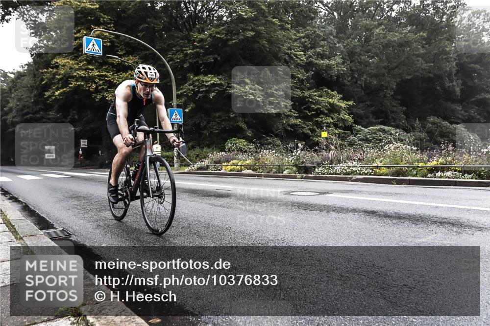 13.09.2026 - Stadtparktriathlon H.Heesch http://msf.ph/oto/10376833 13.09.2026 09:28:39 Radfahren 106, 158, 184 meine-sportfotos.de