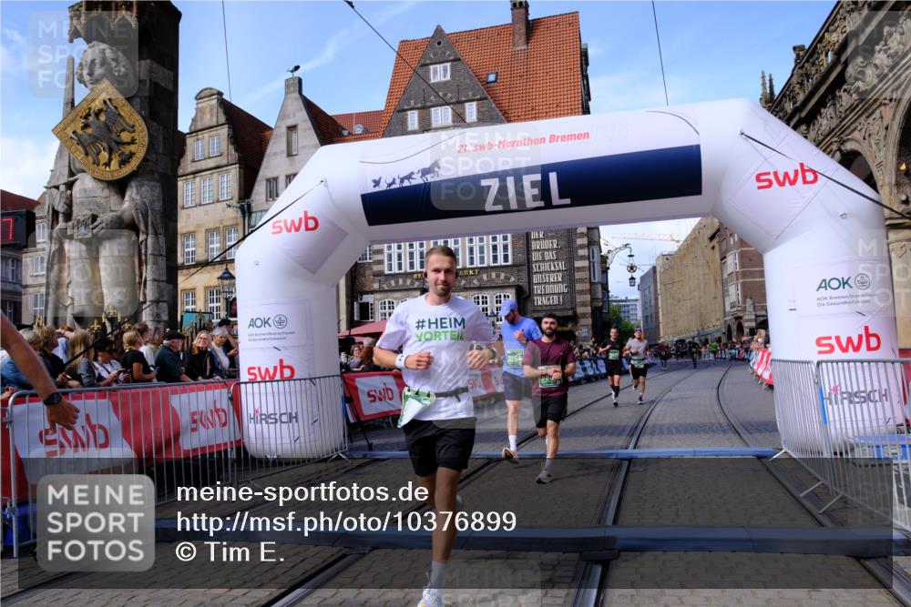 13.09.2026 - 21. swb-Marathon Bremen Tim E. http://msf.ph/oto/10376899 13.09.2026 13:12:56 Ziel 1517, 2362, 2480, 3054, 3988, 4560, 4605, 4879, 5416, 6796, 8029, 9775, 9803, 13106 meine-sportfotos.de