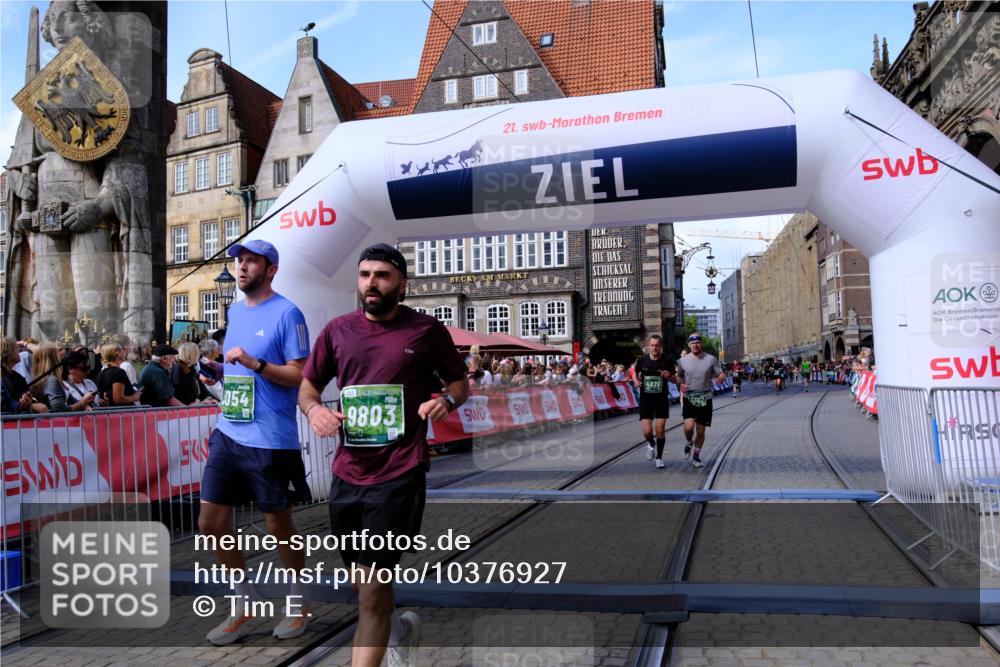 13.09.2026 - 21. swb-Marathon Bremen Tim E. http://msf.ph/oto/10376927 13.09.2026 13:12:57 Ziel 1517, 2362, 3054, 3988, 4605, 4879, 5416, 6796, 8029, 9775, 9803, 13106 meine-sportfotos.de