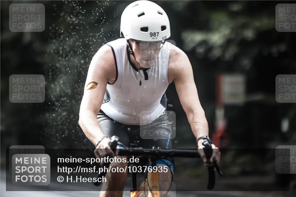 13.09.2026 - Stadtparktriathlon H.Heesch http://msf.ph/oto/10376935 13.09.2026 12:18:27 Radfahren 987, 1048, 1167, 1178 meine-sportfotos.de