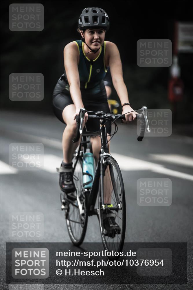 13.09.2026 - Stadtparktriathlon H.Heesch http://msf.ph/oto/10376954 13.09.2026 10:58:35 Radfahren 363, 386, 430, 442, 461, 502, 573, 602, 603, 621, 632, 633, 687 meine-sportfotos.de