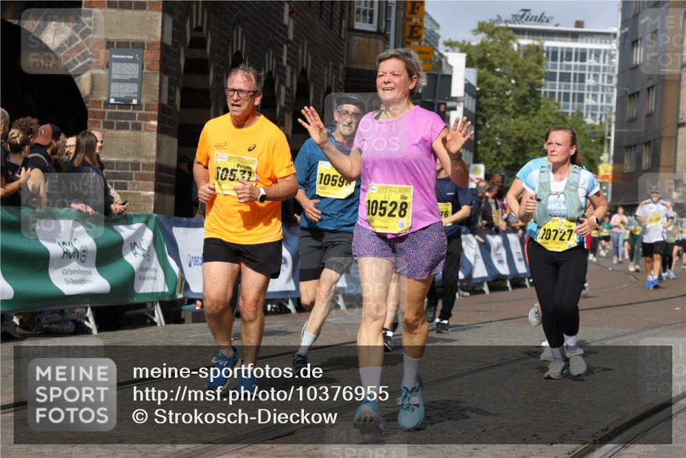 13.09.2026 - 21. swb-Marathon Bremen Strokosch-Dieckow http://msf.ph/oto/10376955 13.09.2026 11:03:17 Ziel 10185, 10296, 10633, 10715, 10731, 10783, 10954, 10955, 11095, 11107, 11313, 11564, 11697, 11719, 11730, 11785, 12071, 12247, 12421, 12432, 12448, 12465, 12483, 10092, 10187, 10309, 10420, 10724, 10904, 11211, 11411, 11598, 11655, 11746, 11773, 12184, 12185, 12611 meine-sportfotos.de