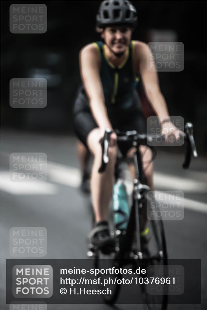 13.09.2026 - Stadtparktriathlon H.Heesch http://msf.ph/oto/10376961 13.09.2026 10:58:35 Radfahren 363, 386, 430, 442, 461, 502, 573, 602, 603, 621, 632, 633, 687 meine-sportfotos.de