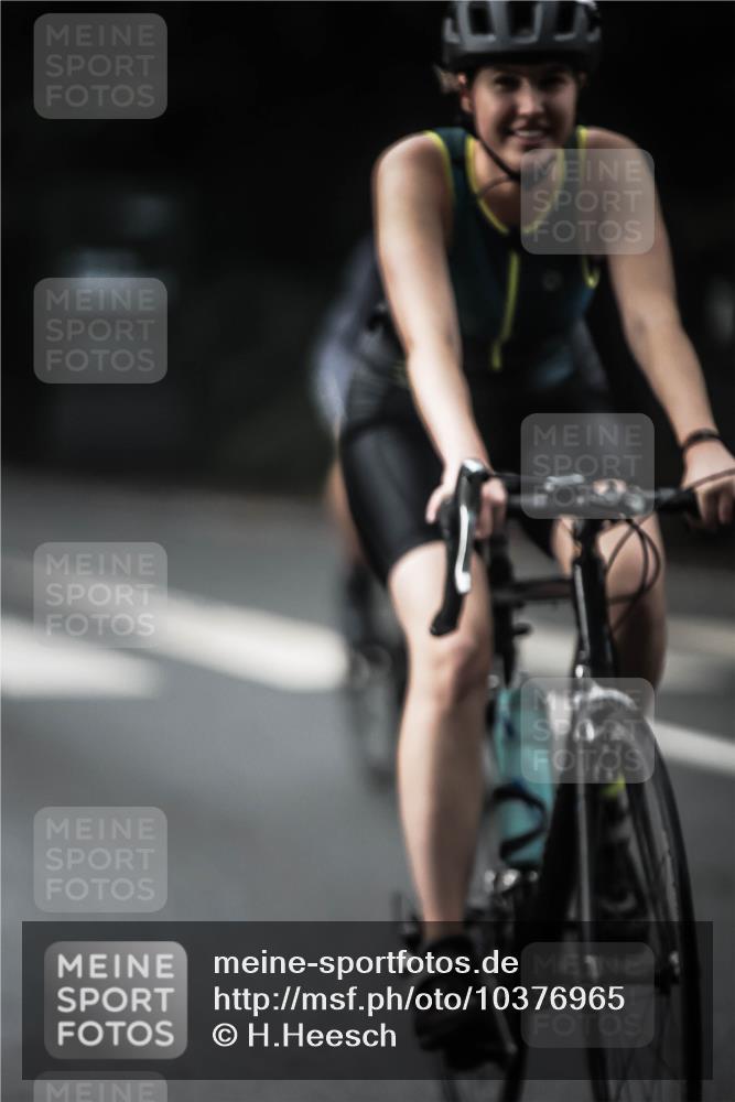 13.09.2026 - Stadtparktriathlon H.Heesch http://msf.ph/oto/10376965 13.09.2026 10:58:35 Radfahren 363, 386, 430, 442, 461, 502, 573, 602, 603, 621, 632, 633, 687 meine-sportfotos.de