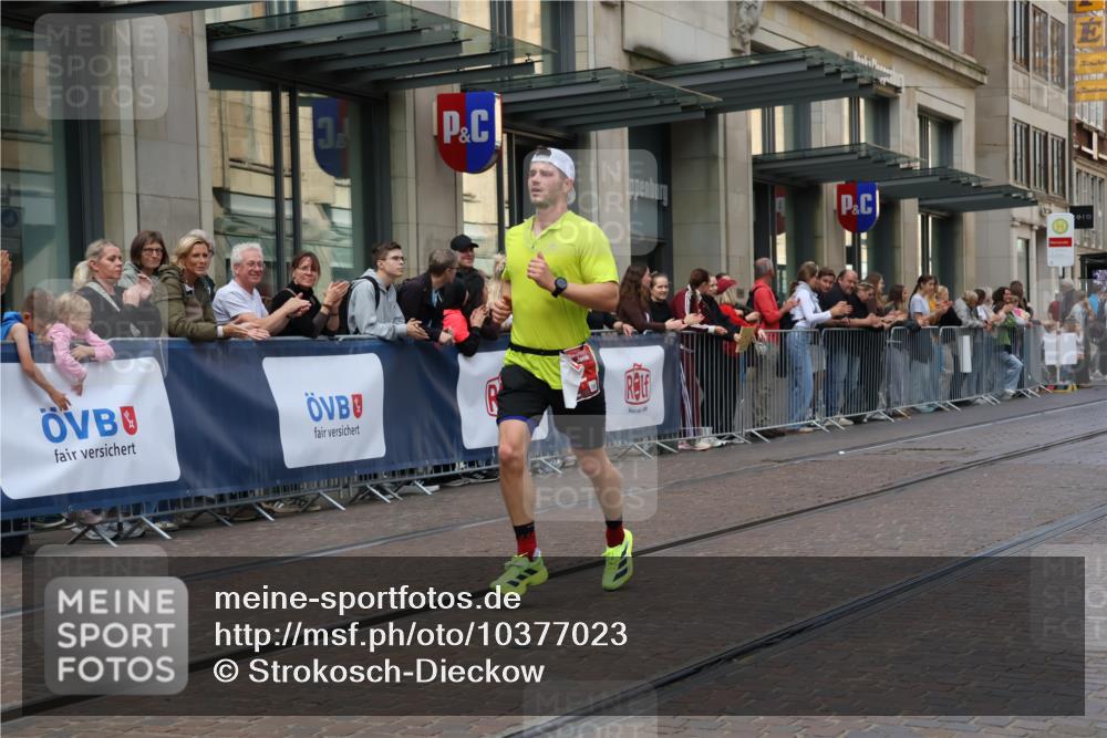 13.09.2026 - 21. swb-Marathon Bremen Strokosch-Dieckow http://msf.ph/oto/10377023 13.09.2026 12:33:05 Ziel 822 meine-sportfotos.de